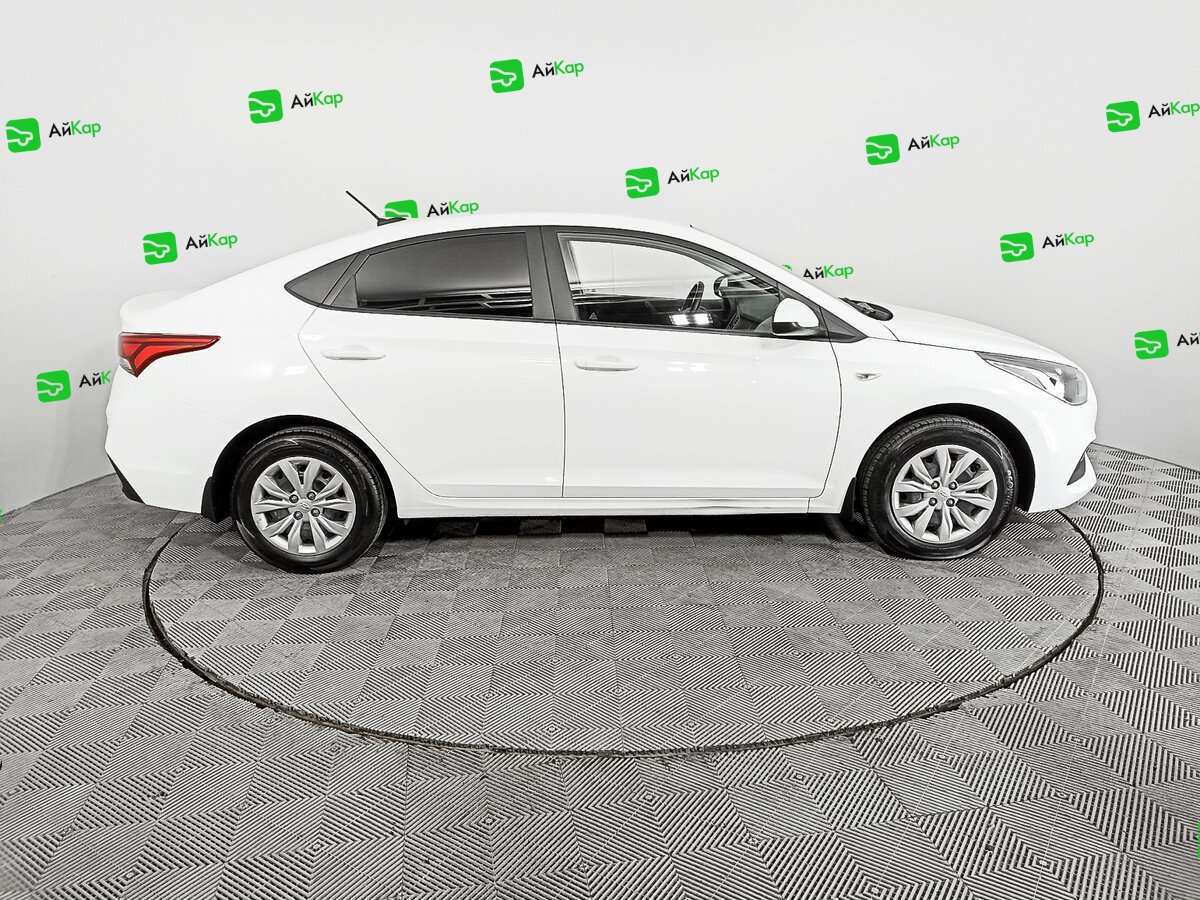 Hyundai Solaris с пробегом — 2017 год. Фото: #3