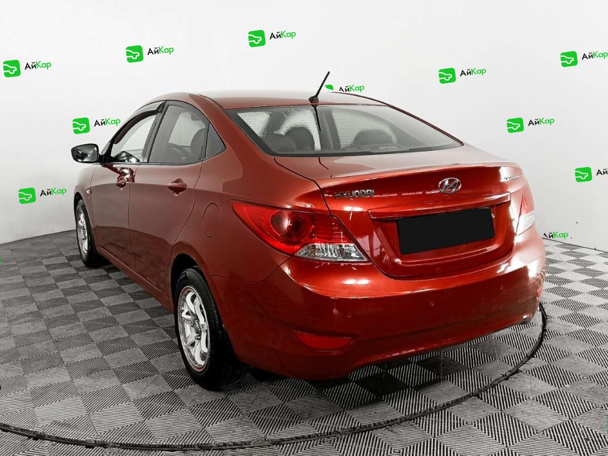 Hyundai Solaris с пробегом — 2012 год. Фото: #5
