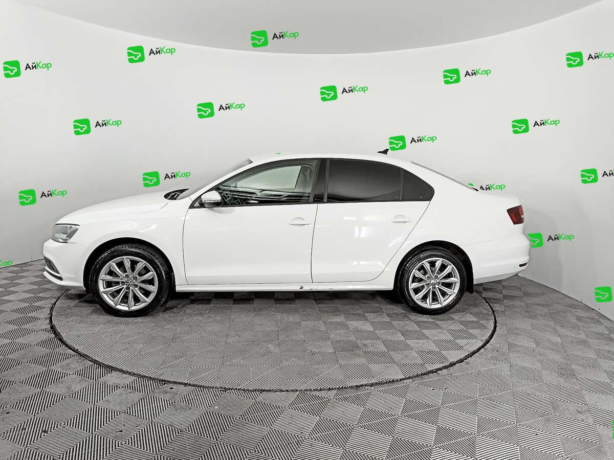 Volkswagen Jetta с пробегом — 2016 год. Фото: #7