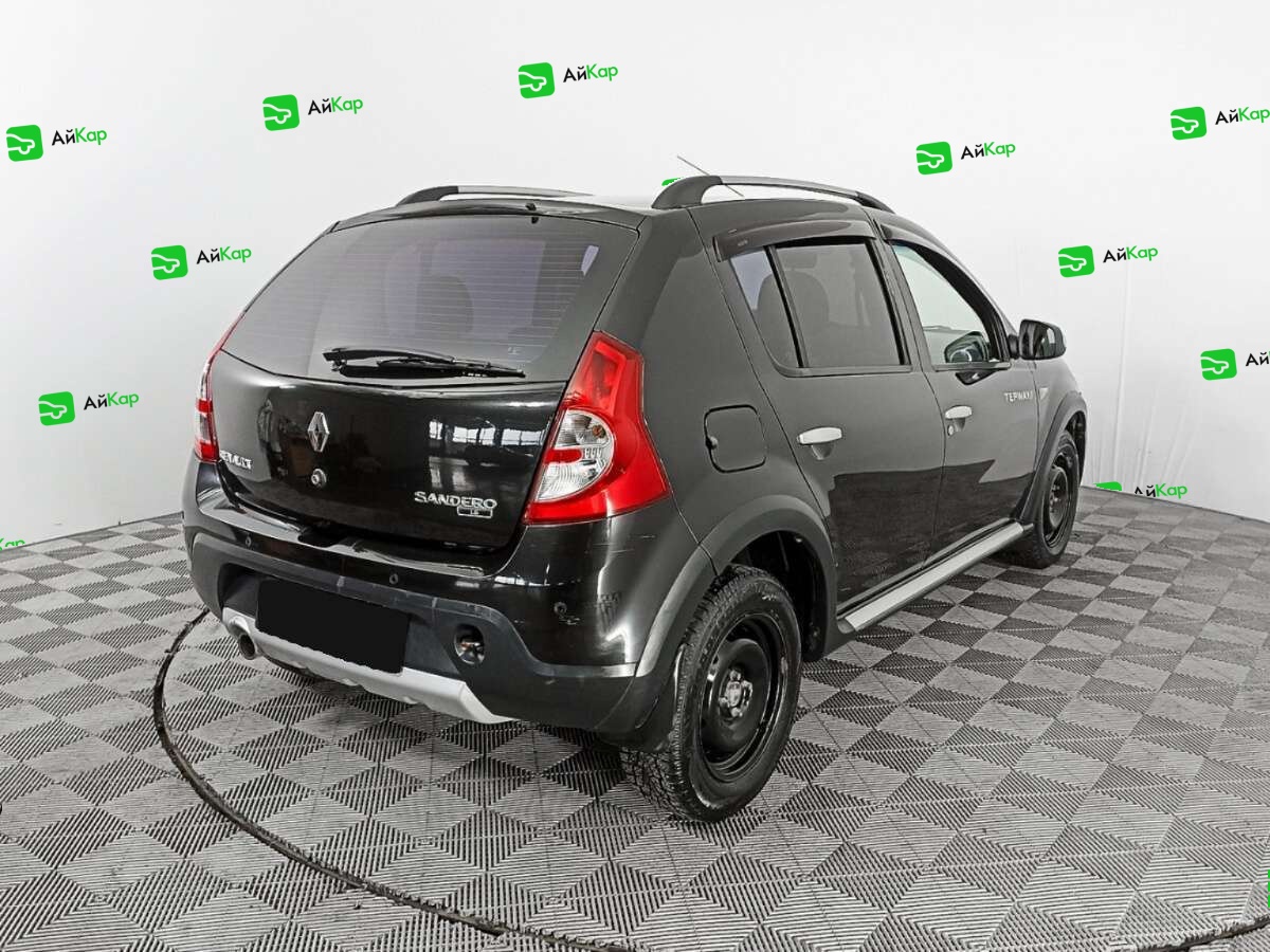 Renault Sandero с пробегом — 2013 год. Фото: #3