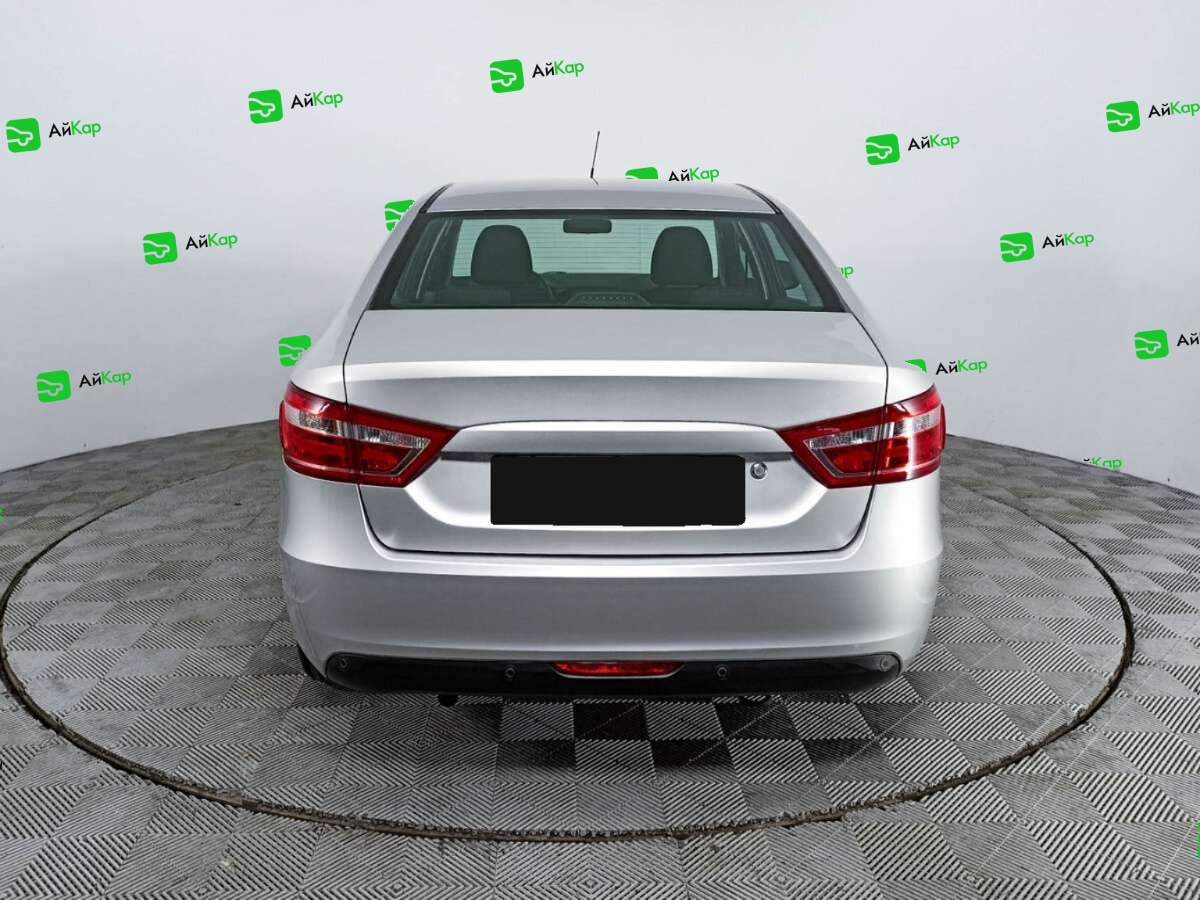 Lada (ВАЗ) Vesta с пробегом — 2015 год. Фото: #4