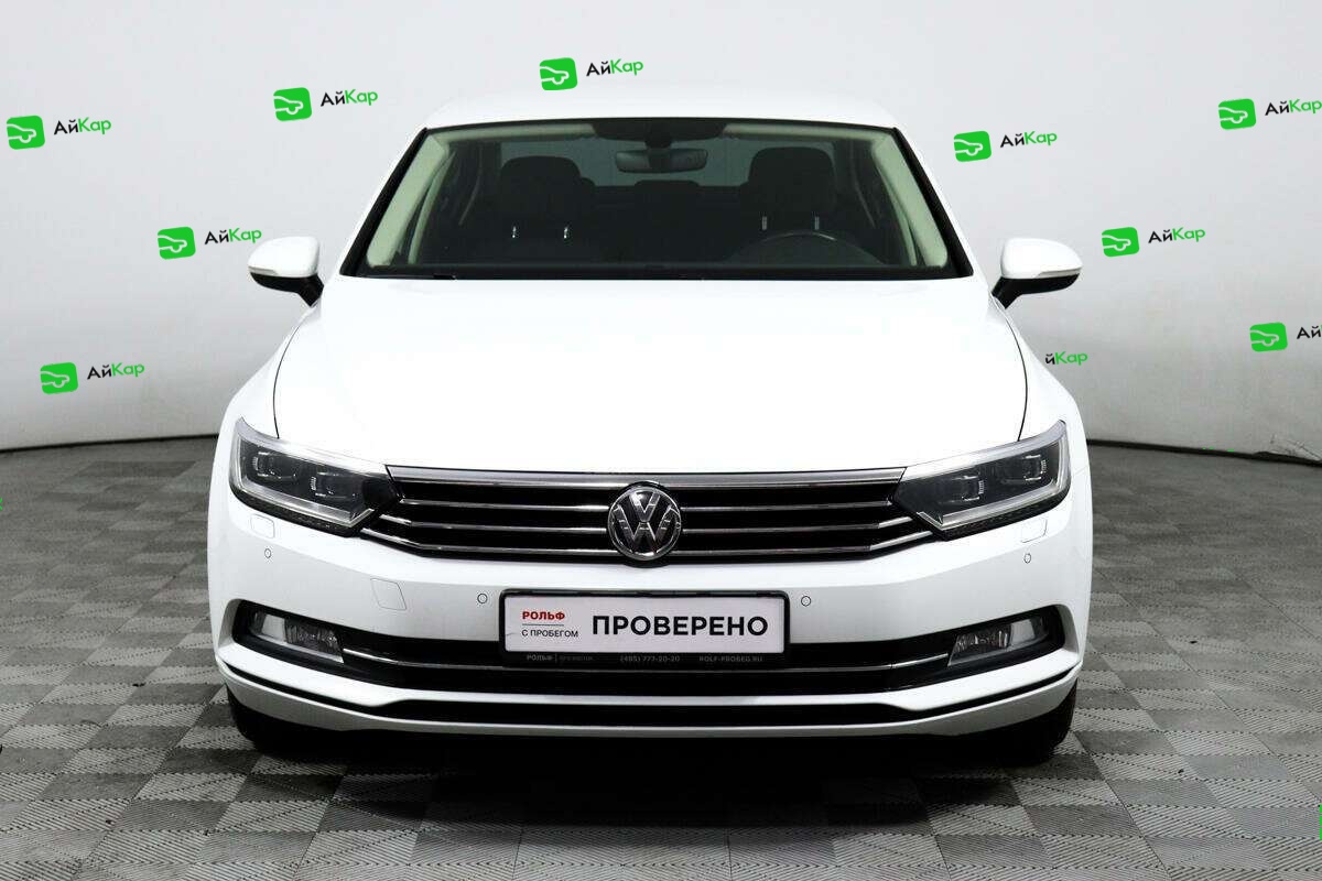 Volkswagen Passat с пробегом — 2016 год. Фото: #1