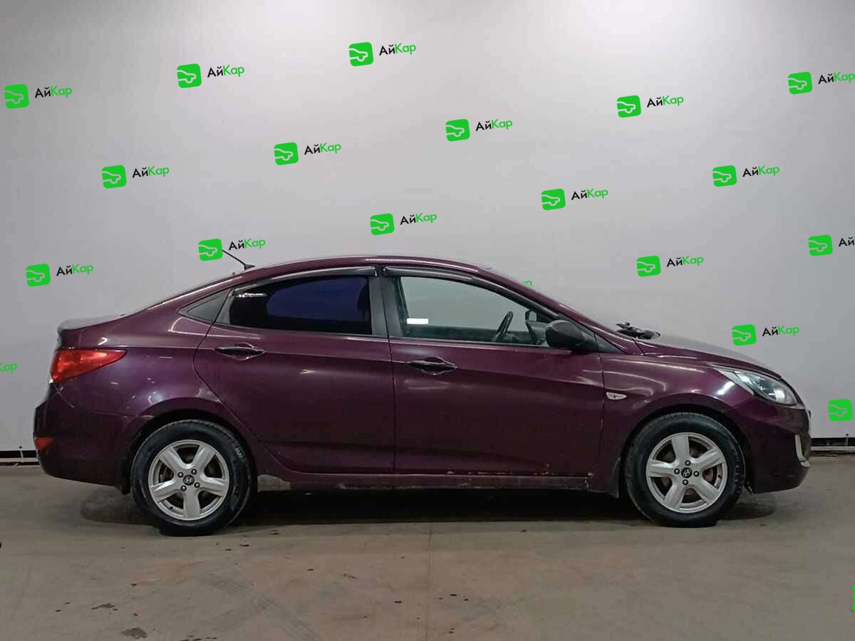 Hyundai Solaris с пробегом — 2012 год. Фото: #3