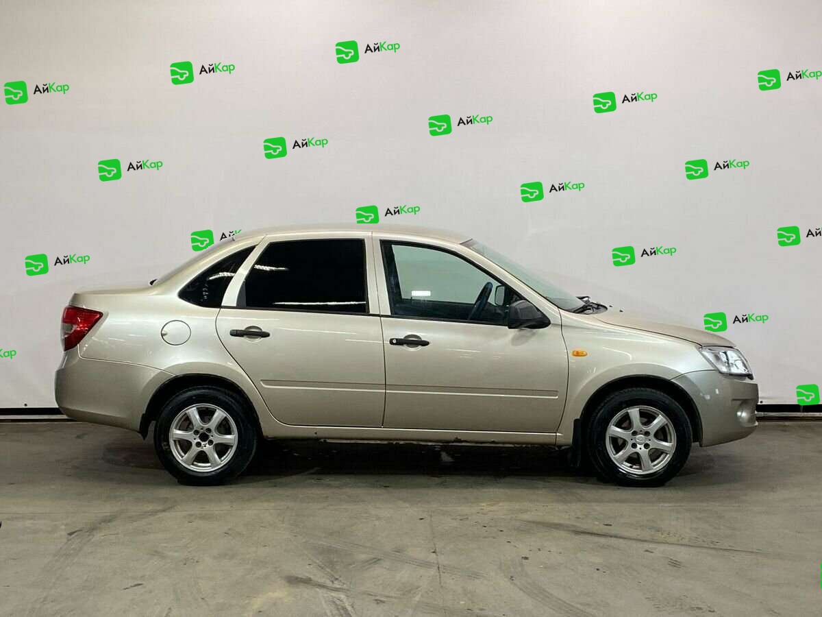 Lada (ВАЗ) Granta с пробегом — 2012 год. Фото: #3