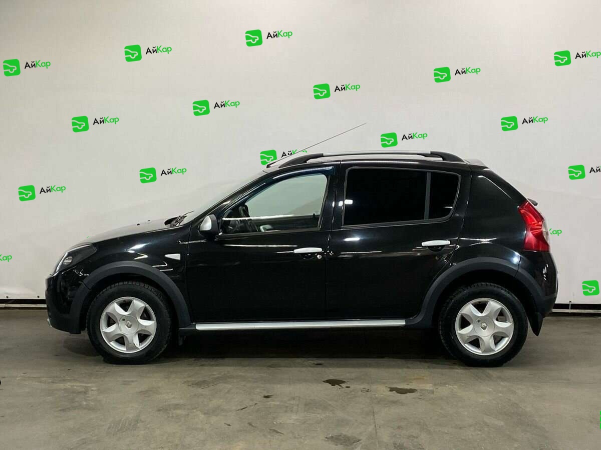 Renault Sandero с пробегом — 2012 год. Фото: #7