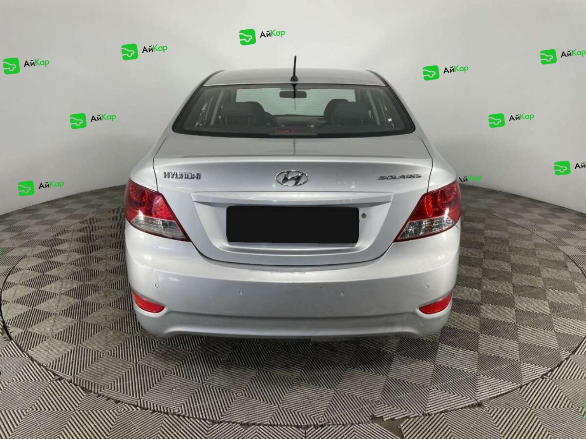 Hyundai Solaris с пробегом — 2012 год. Фото: #2