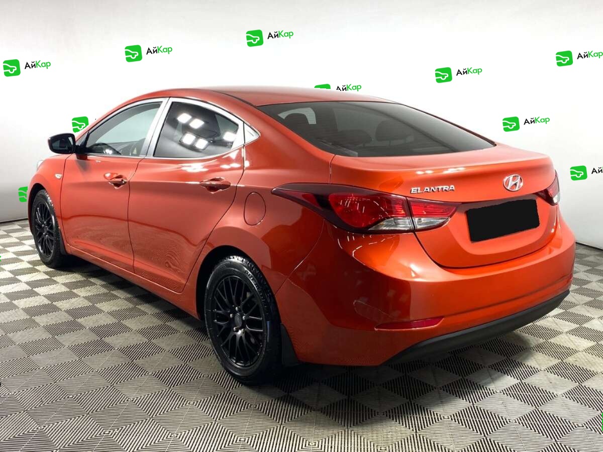 Hyundai Elantra с пробегом — 2015 год. Фото: #4