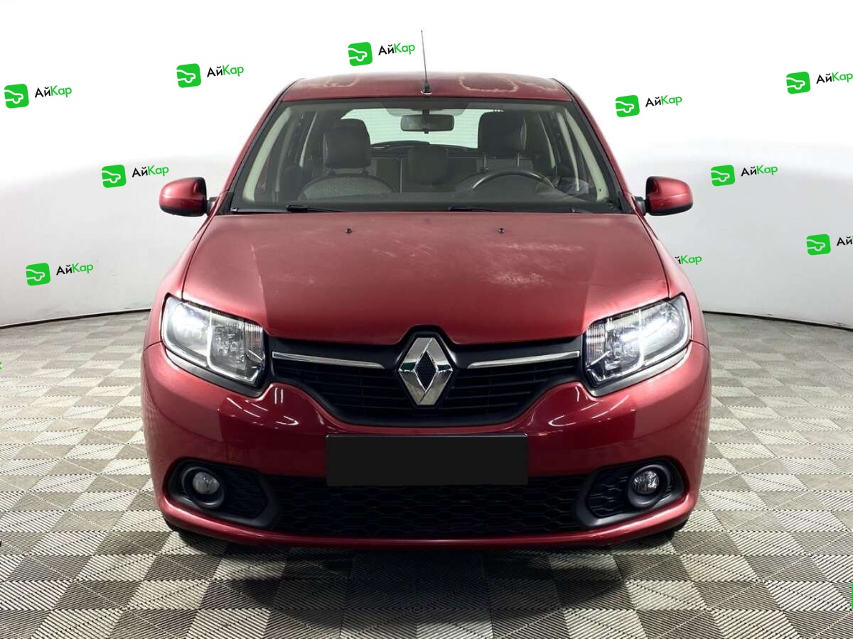 Renault Sandero с пробегом — 2015 год. Фото: #1