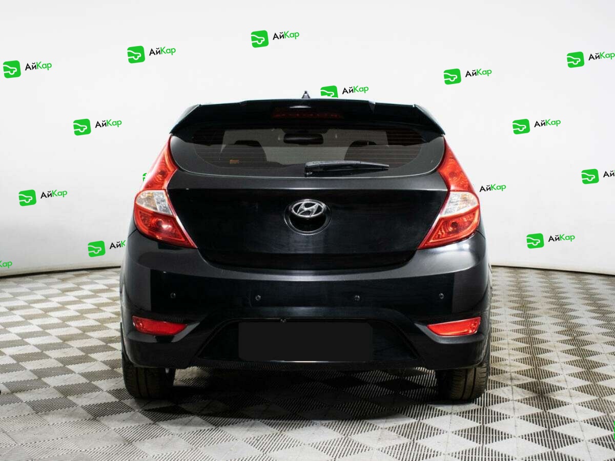 Hyundai Solaris с пробегом — 2012 год. Фото: #4