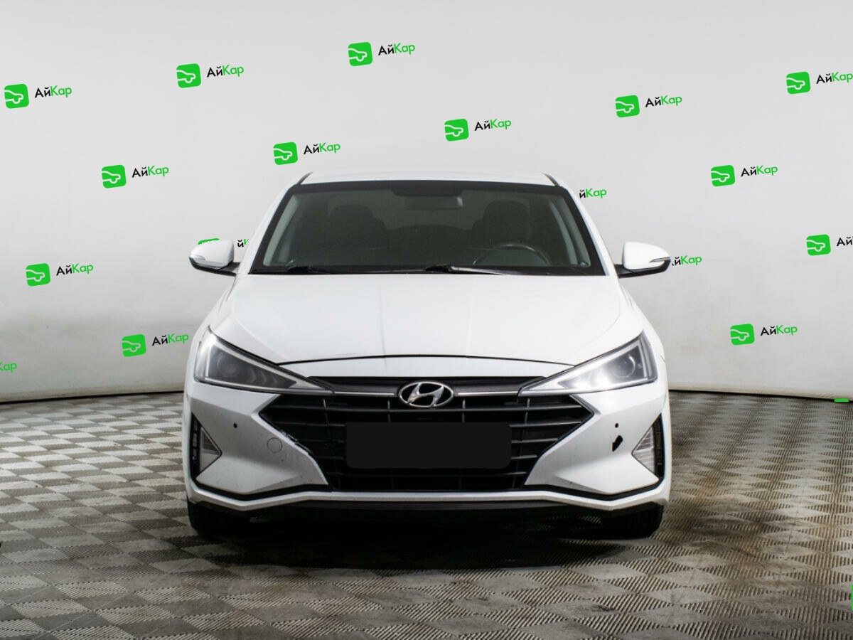 Hyundai Elantra с пробегом — 2019 год. Фото: #1
