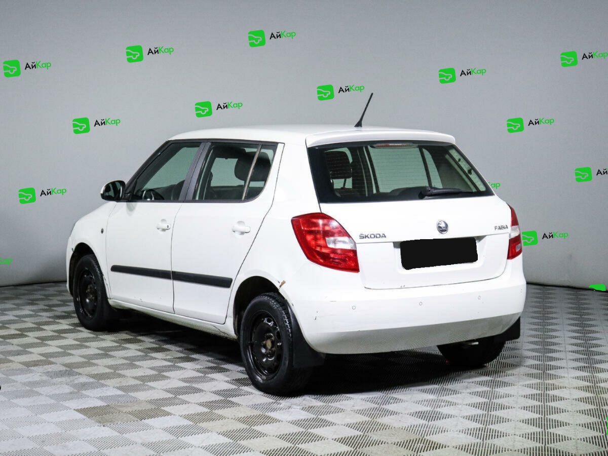 Skoda Fabia с пробегом — 2014 год. Фото: #6