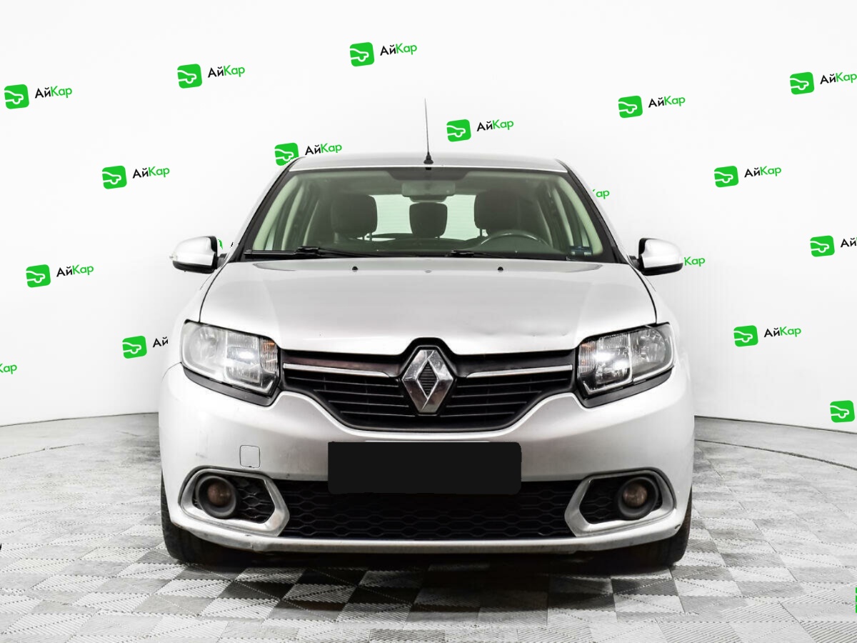 Renault Sandero с пробегом — 2015 год. Фото: #1