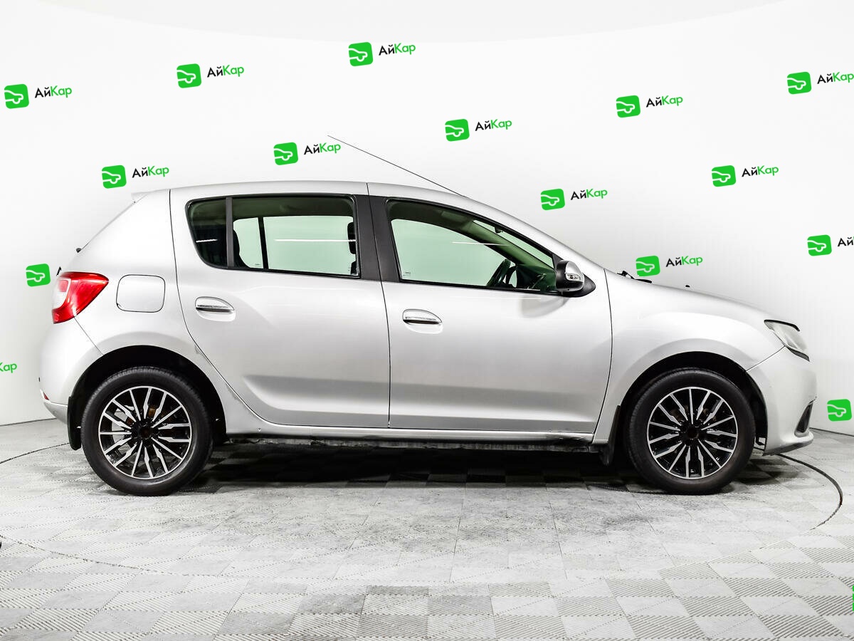Renault Sandero с пробегом — 2015 год. Фото: #3