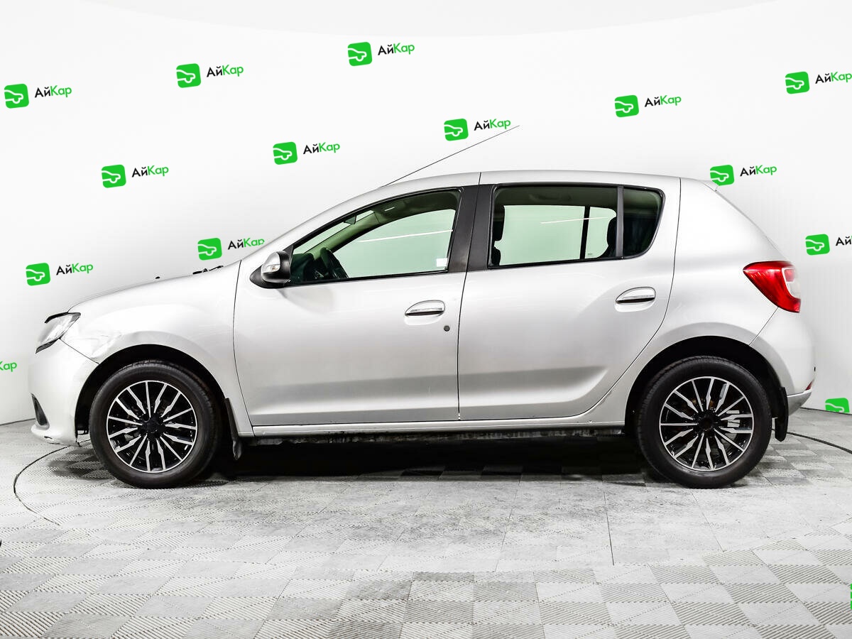 Renault Sandero с пробегом — 2015 год. Фото: #7