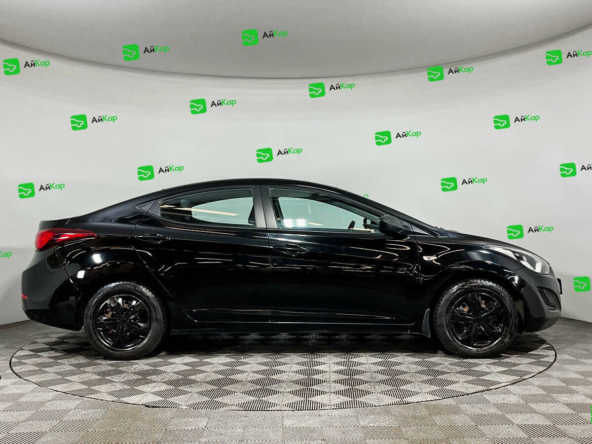Hyundai Elantra с пробегом — 2015 год. Фото: #3