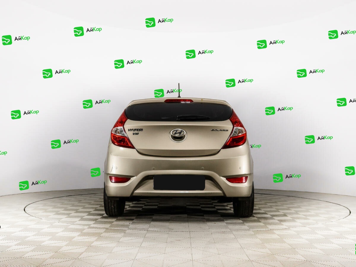 Hyundai Solaris с пробегом — 2013 год. Фото: #5