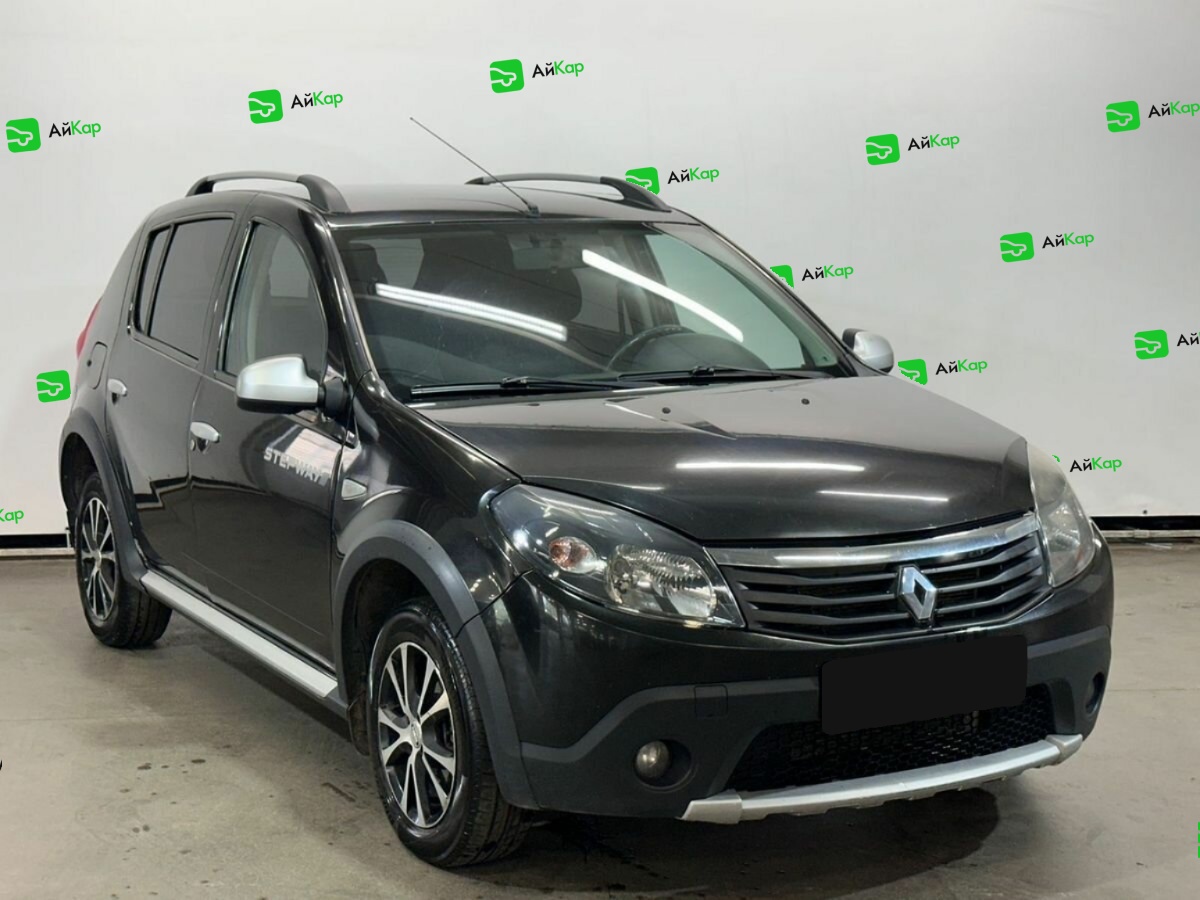 Renault Sandero с пробегом — 2012 год. Фото: #2