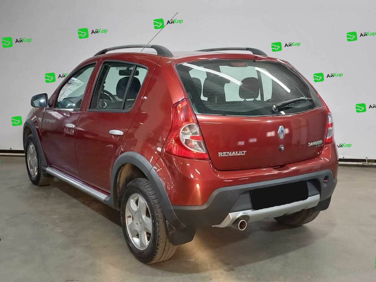 Renault Sandero с пробегом — 2012 год. Фото: #6