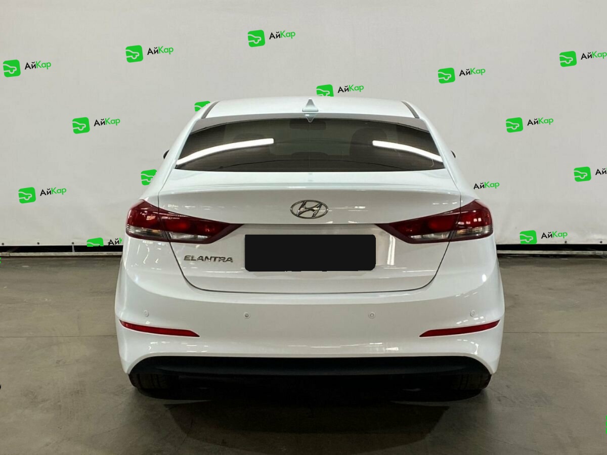 Hyundai Elantra с пробегом — 2017 год. Фото: #5