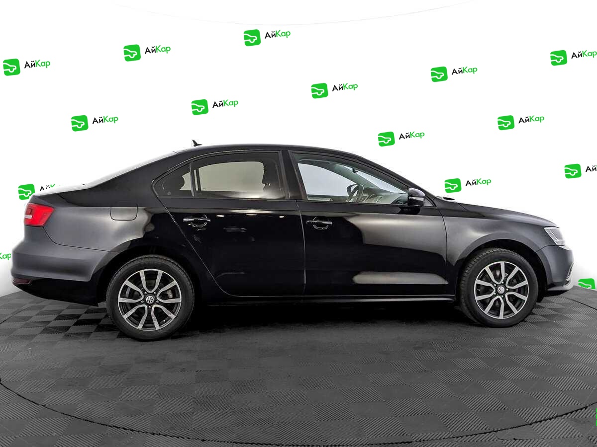 Volkswagen Jetta с пробегом — 2015 год. Фото: #3