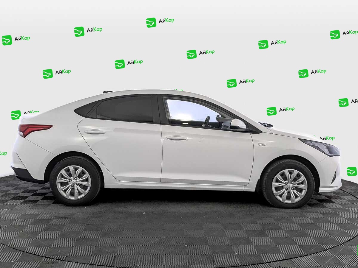 Hyundai Solaris с пробегом — 2022 год. Фото: #3