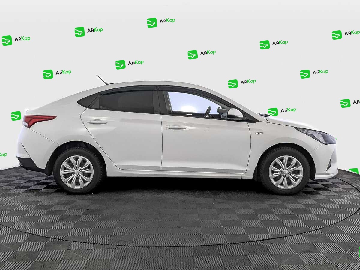 Hyundai Solaris с пробегом — 2022 год. Фото: #3