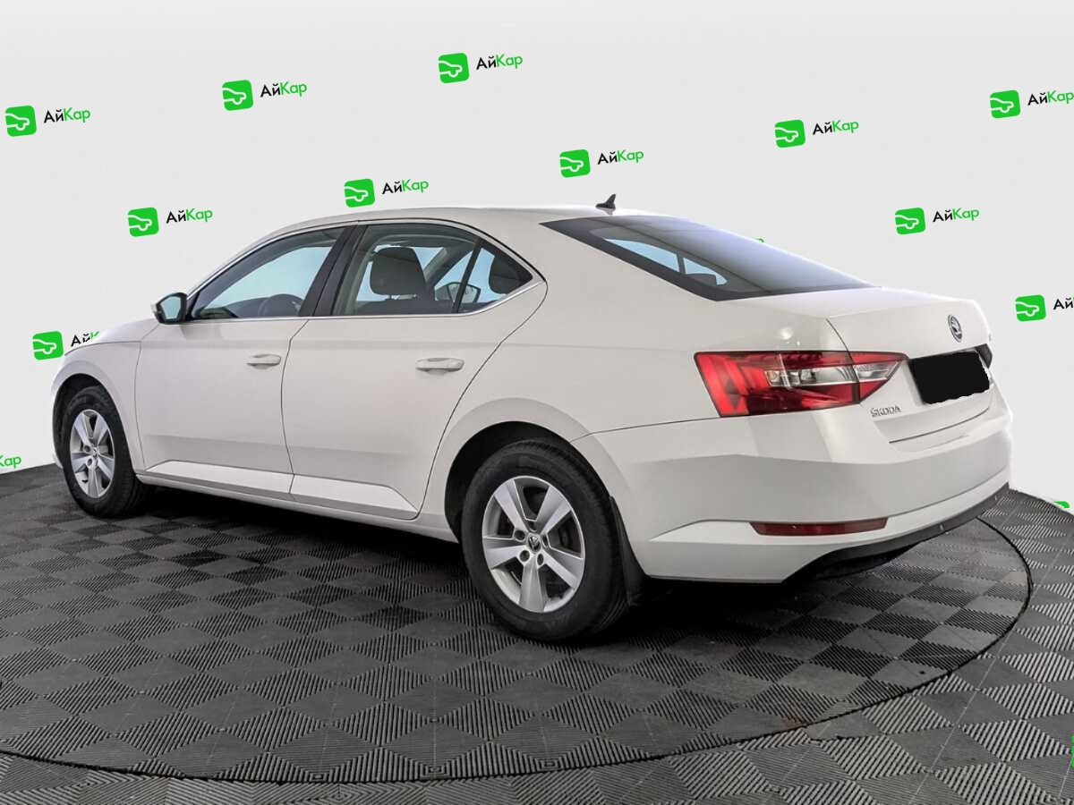 Skoda Superb с пробегом — 2017 год. Фото: #6