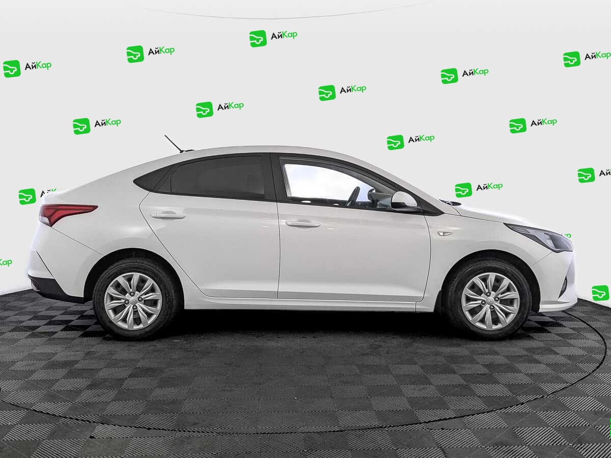 Hyundai Solaris с пробегом — 2022 год. Фото: #3