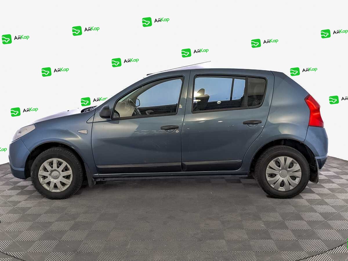 Renault Sandero с пробегом — 2012 год. Фото: #7