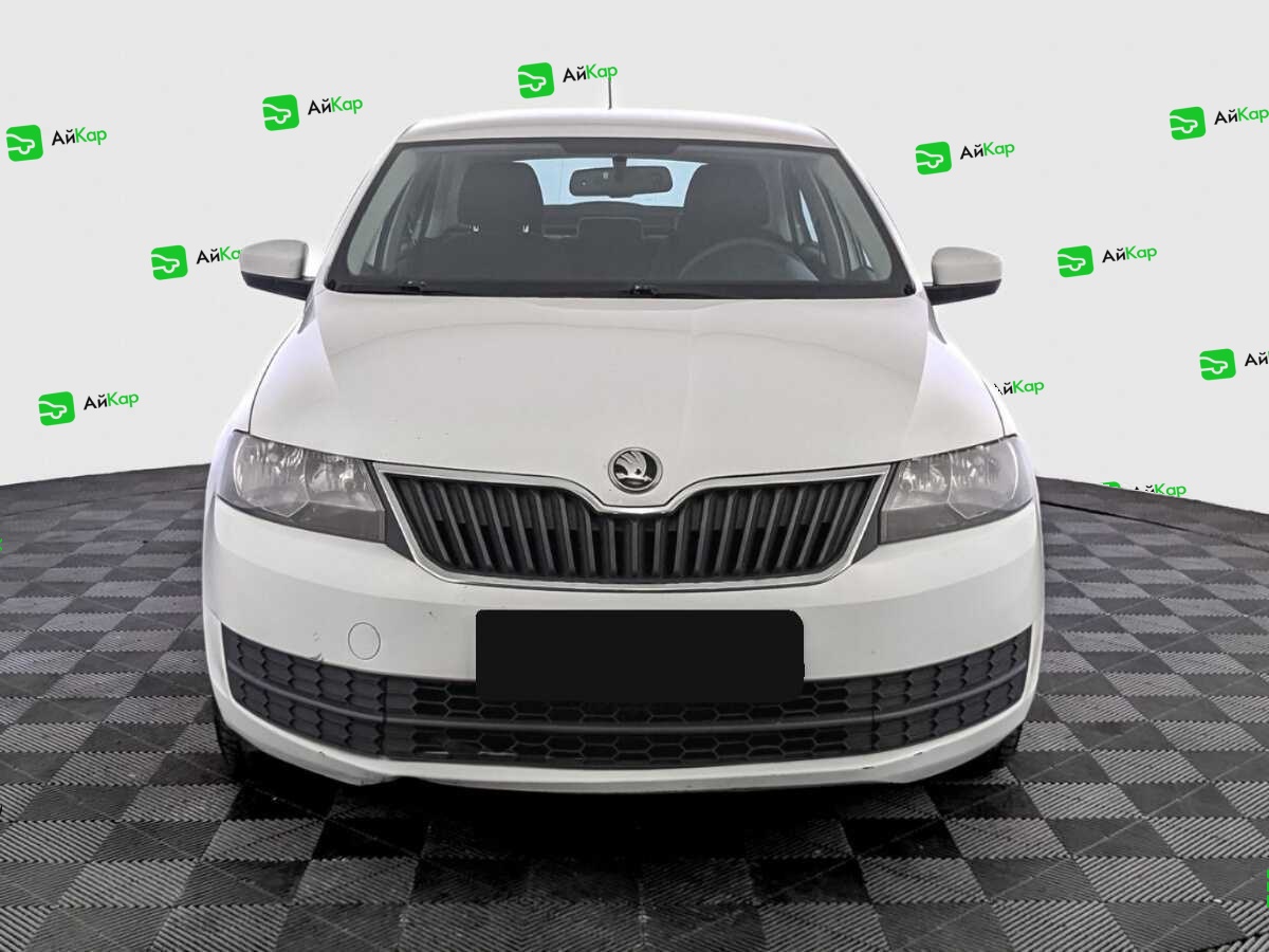 Skoda Rapid с пробегом — 2015 год. Фото: #1