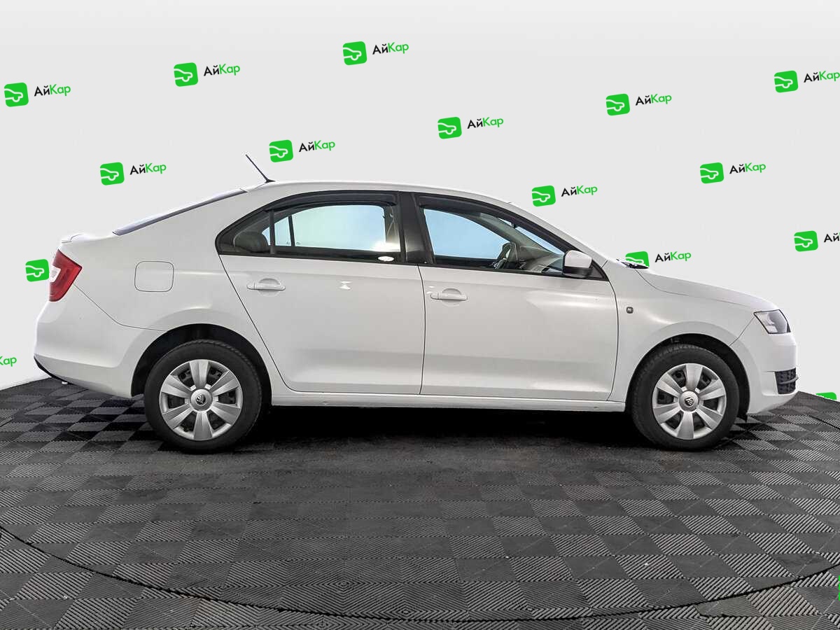Skoda Rapid с пробегом — 2015 год. Фото: #3