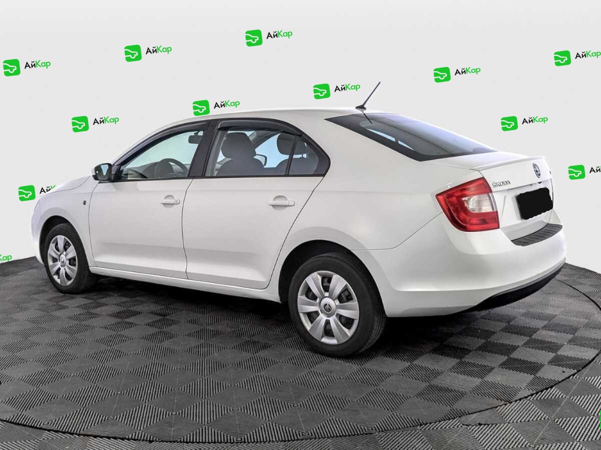 Skoda Rapid с пробегом — 2015 год. Фото: #6