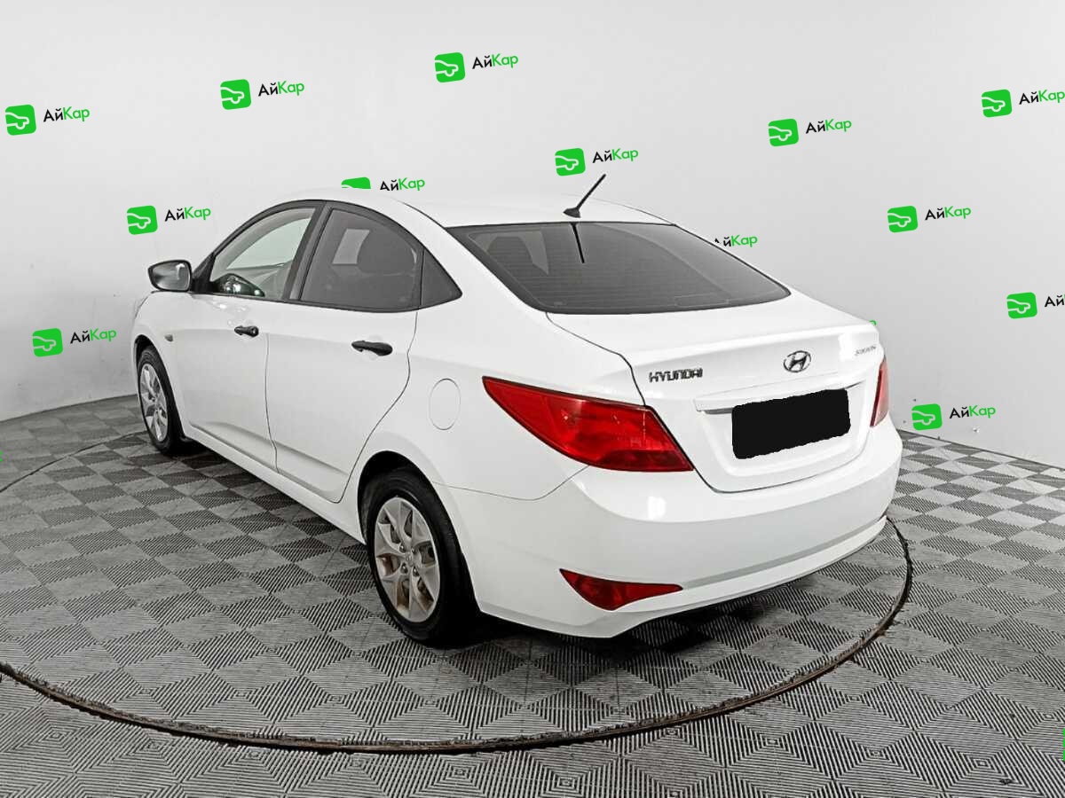 Hyundai Solaris с пробегом — 2015 год. Фото: #6