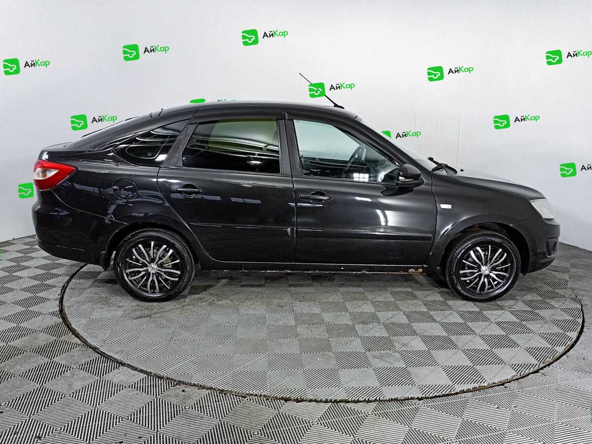 Lada (ВАЗ) Granta с пробегом — 2015 год. Фото: #3