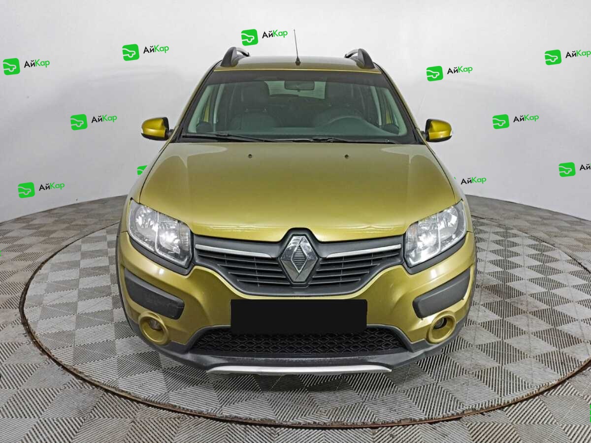 Renault Sandero с пробегом — 2017 год. Фото: #1