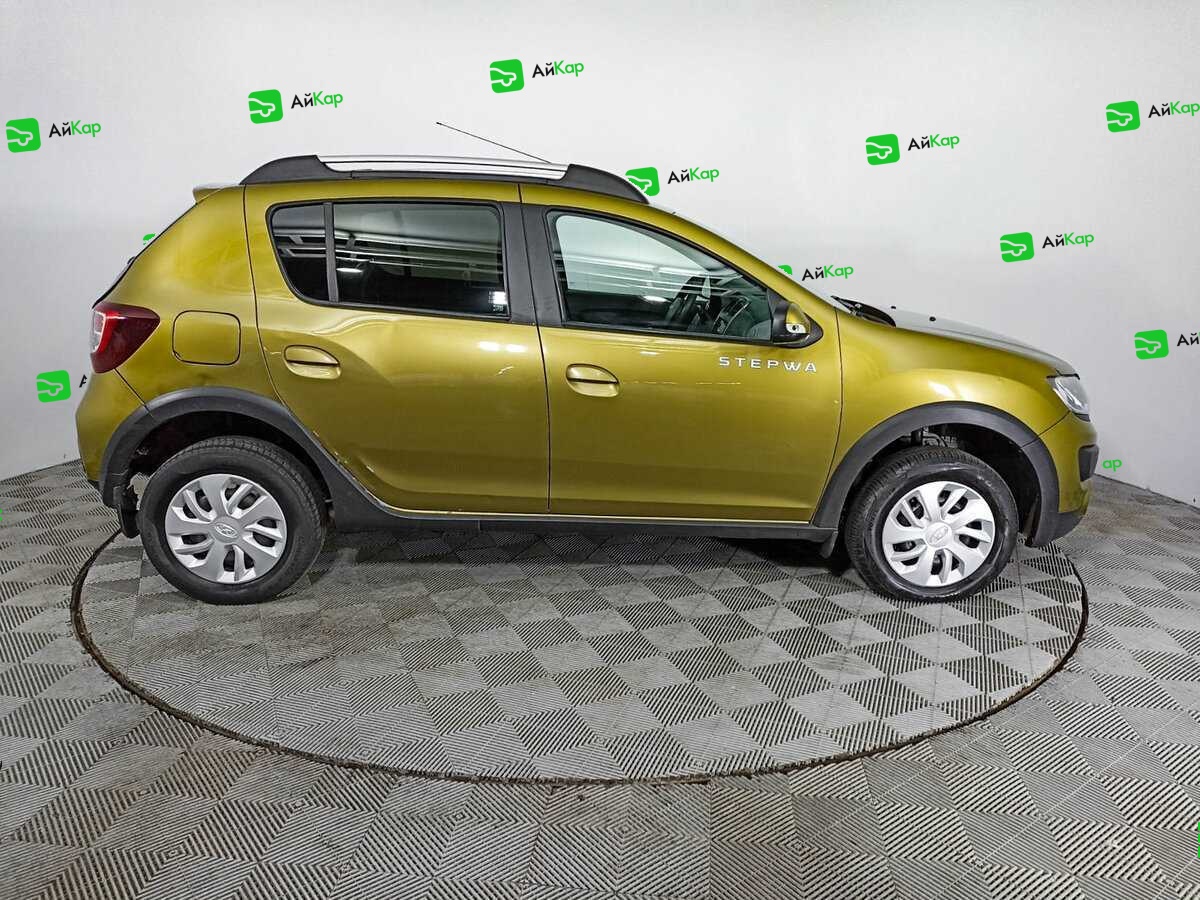 Renault Sandero с пробегом — 2017 год. Фото: #3