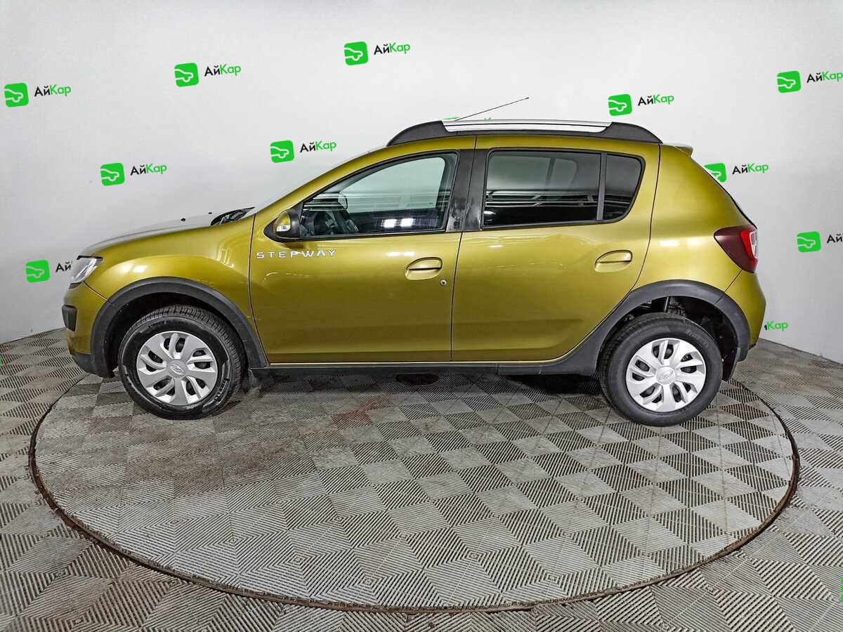 Renault Sandero с пробегом — 2017 год. Фото: #7