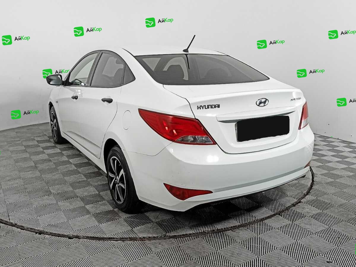 Hyundai Solaris с пробегом — 2015 год. Фото: #5