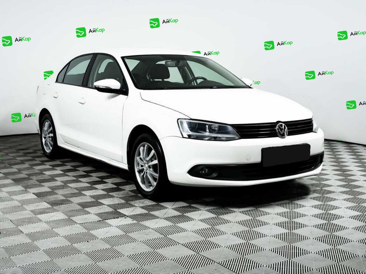 Volkswagen Jetta с пробегом — 2012 год. Фото: #2
