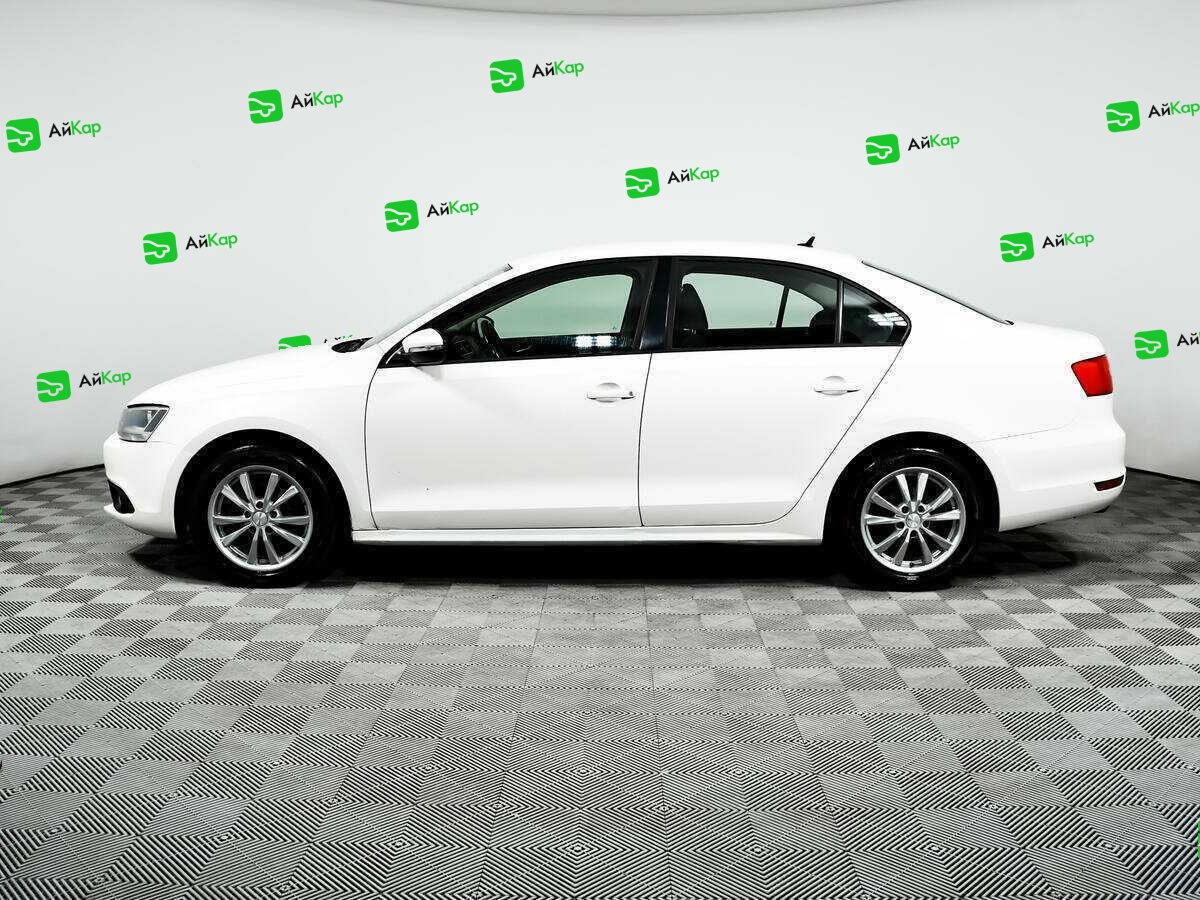 Volkswagen Jetta с пробегом — 2012 год. Фото: #7