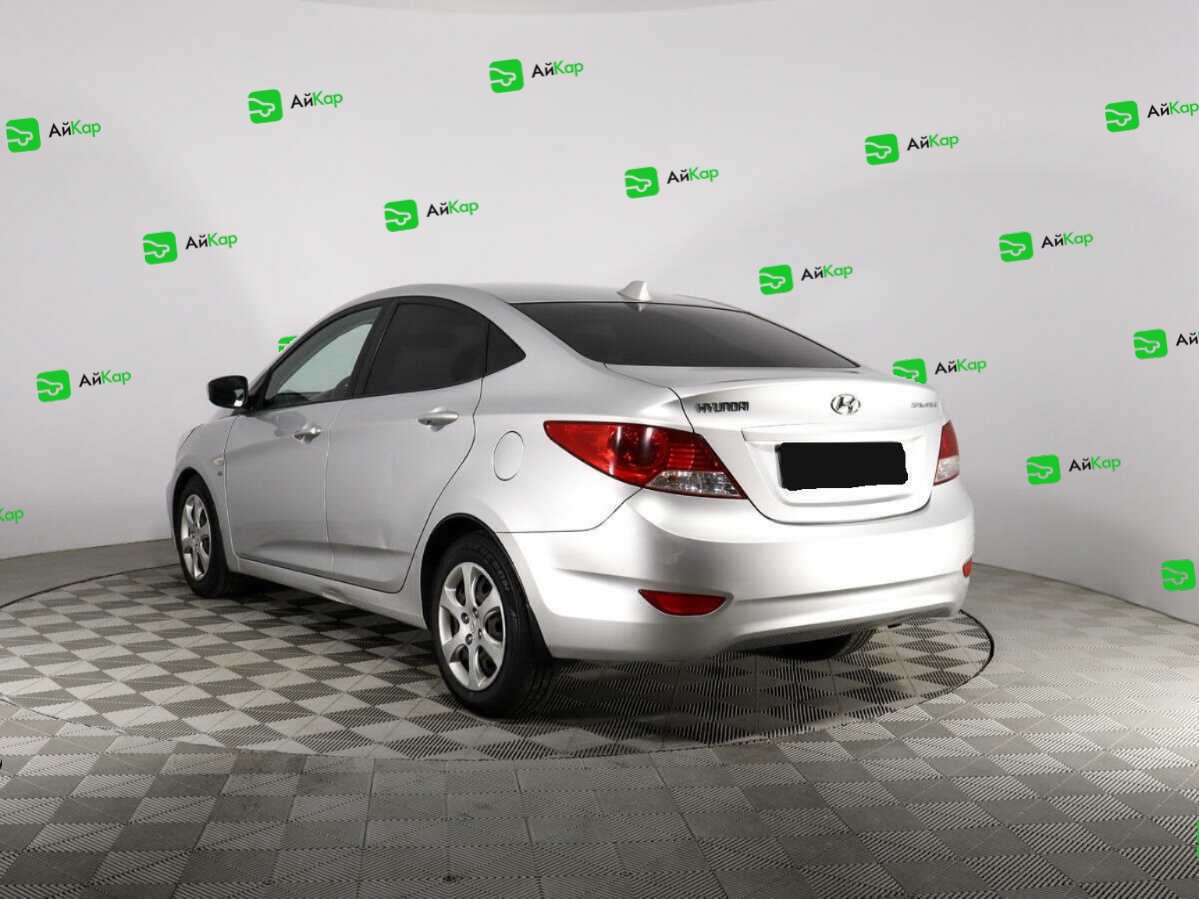 Hyundai Solaris с пробегом — 2012 год. Фото: #5
