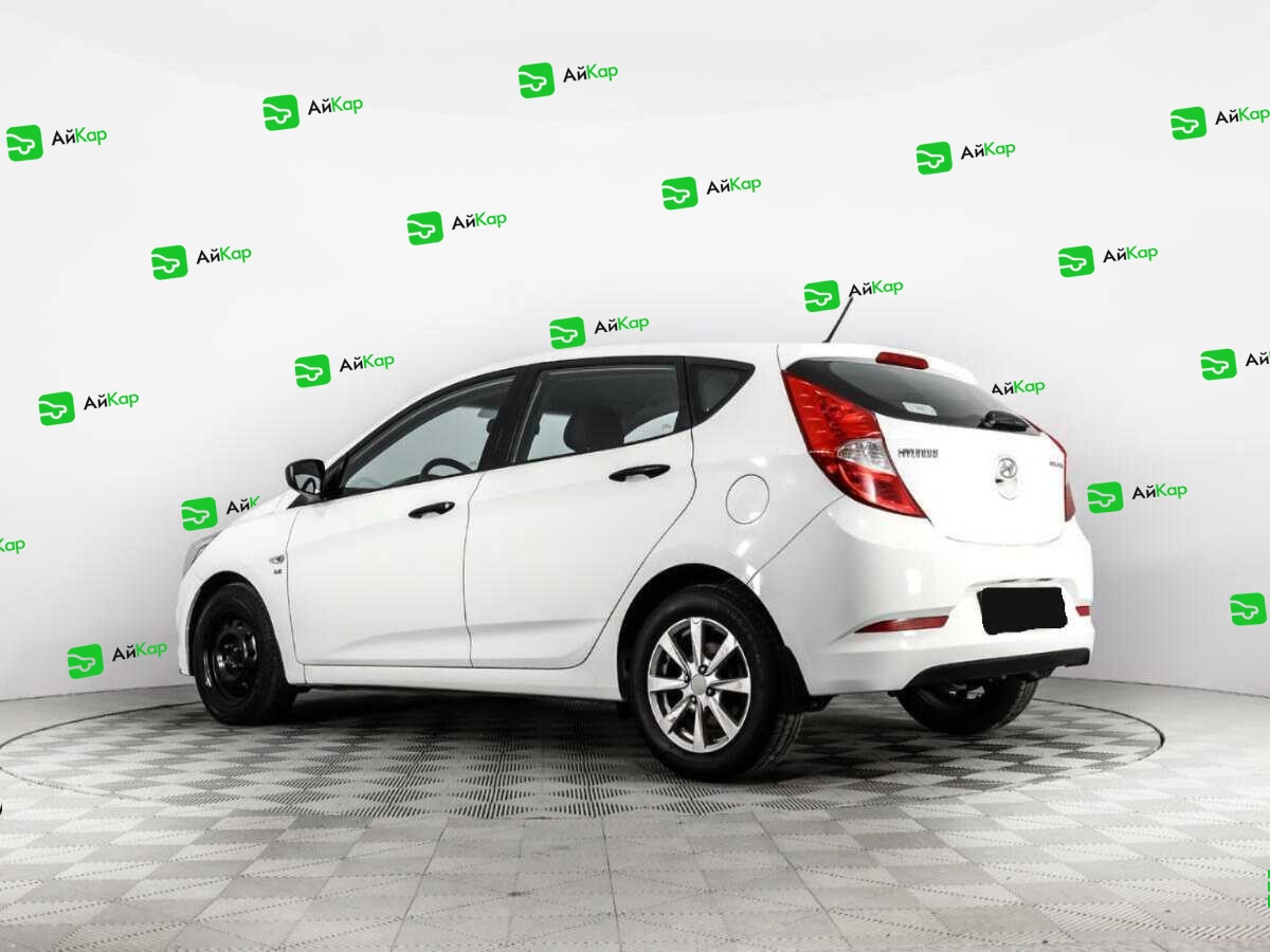 Hyundai Solaris с пробегом — 2015 год. Фото: #6