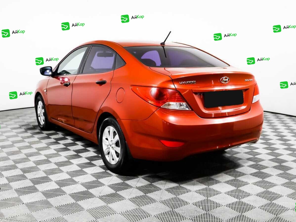 Hyundai Solaris с пробегом — 2012 год. Фото: #6