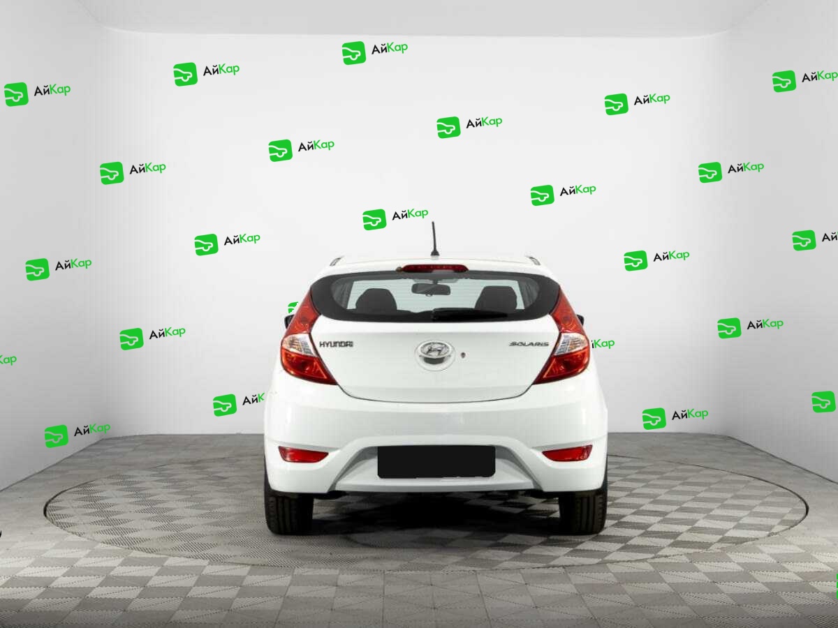 Hyundai Solaris с пробегом — 2012 год. Фото: #5