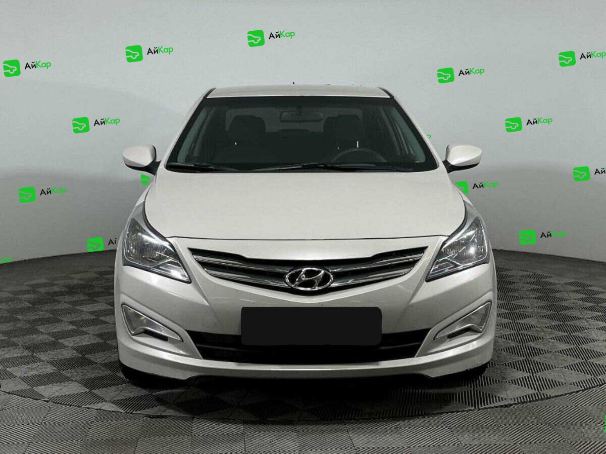 Hyundai Solaris с пробегом — 2015 год. Фото: #1