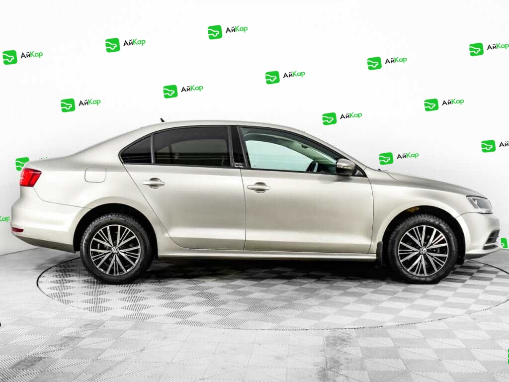 Volkswagen Jetta с пробегом — 2016 год. Фото: #3