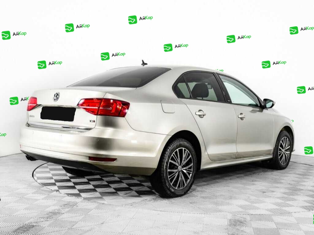 Volkswagen Jetta с пробегом — 2016 год. Фото: #4