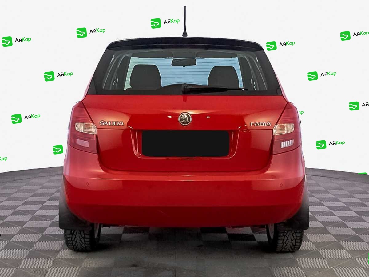 Skoda Fabia с пробегом — 2013 год. Фото: #5