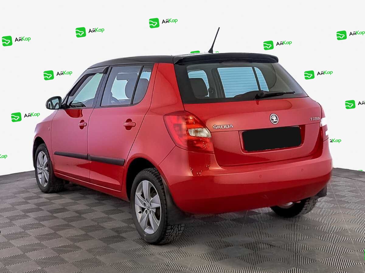 Skoda Fabia с пробегом — 2013 год. Фото: #6
