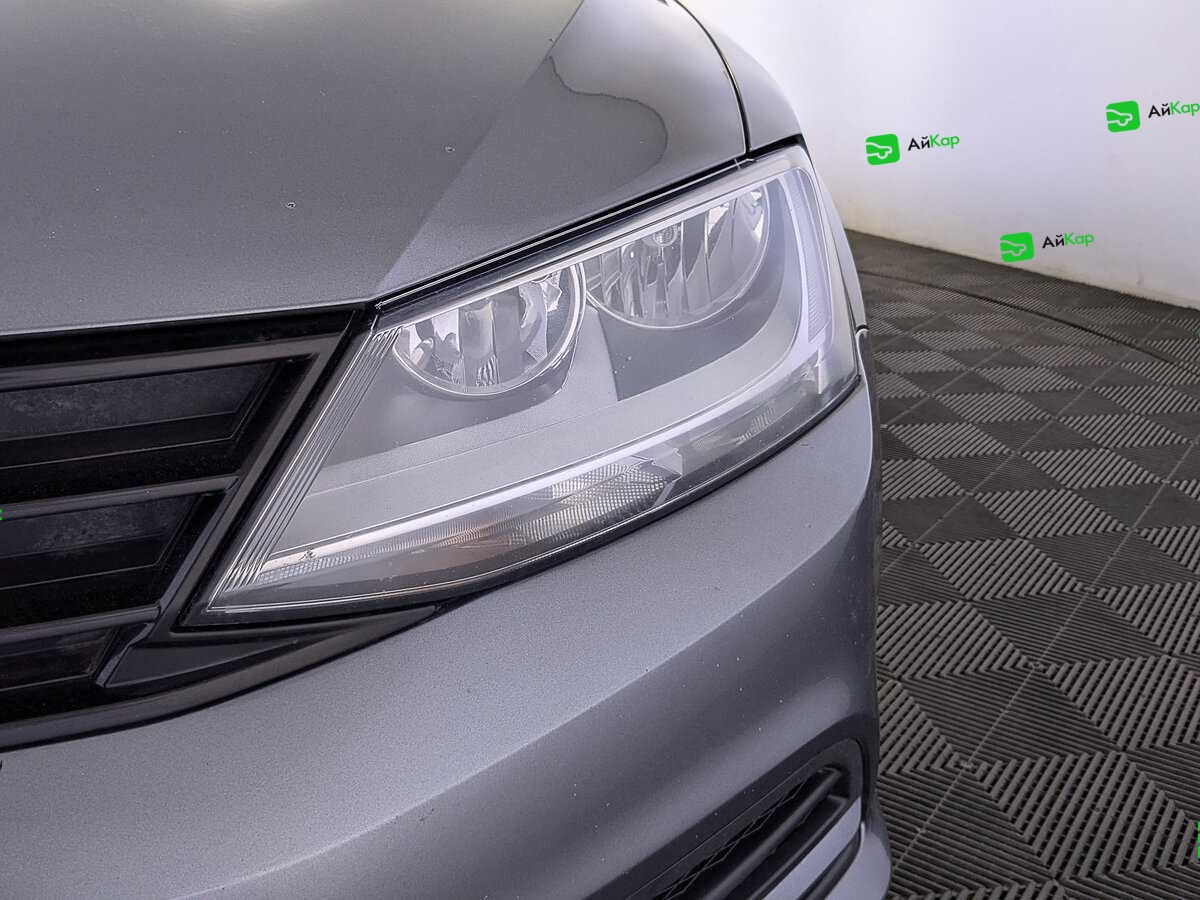 Volkswagen Jetta с пробегом — 2016 год. Фото: #10